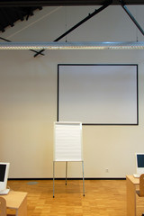 flipchart vor leinwand