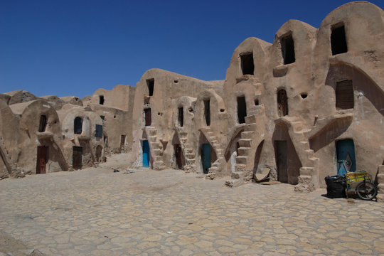 ghorfas tunisiens