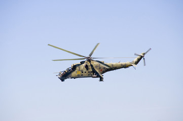 Fototapeta na wymiar Śmigłowiec Mi-24