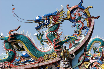 Fototapeta na wymiar Tradycyjny chiński dach świątyni narożnik