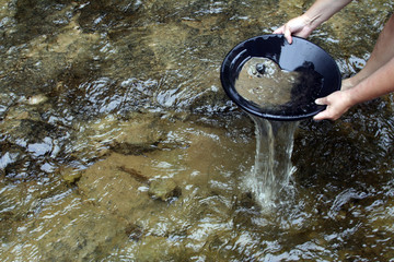goldpanning