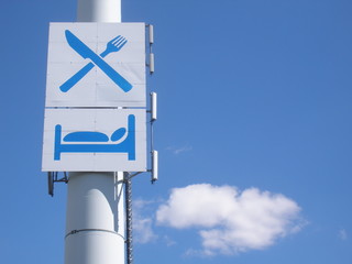 hinweistafel für autobahn rasthaus