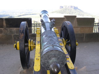 historische kanone auf einer festung