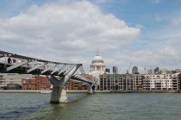 Fototapeta na wymiar london / st. Pawła / millenium sceny miasta most