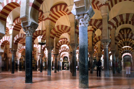 arches in mezquita in cordoba