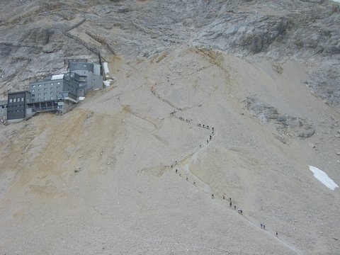 g&auml;nsemarsch am schneeferner haus