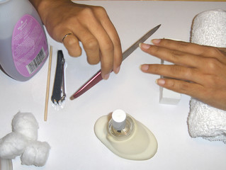 manicure-shaping the nails