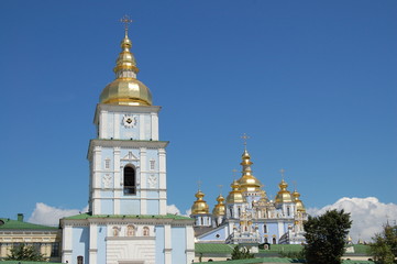 Fototapeta na wymiar kiev church #6z st. michaels