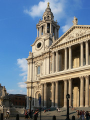 Fototapeta na wymiar st paul cathedral in london