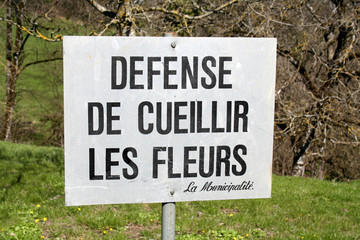 d&eacute;fense de cueillir les fleurs