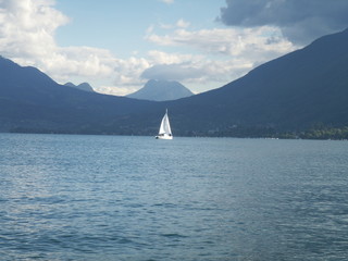 catamaran lac montagne