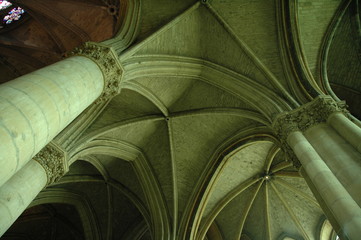 &eacute;glise, vo&ucirc;tes