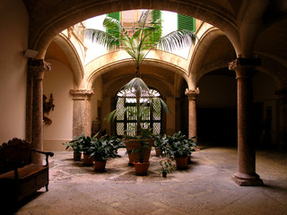 courtyard in palma © Snowshill