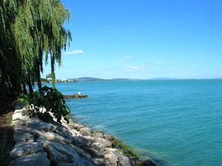 lac de neuchatel en suisse