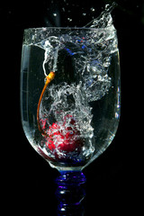 diving of the cherry in the cup