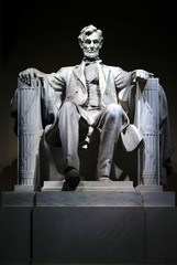 lincoln memorial statue