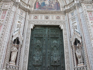 florence church entrance