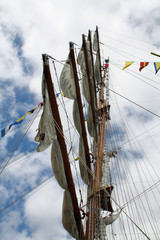 booms on the mast