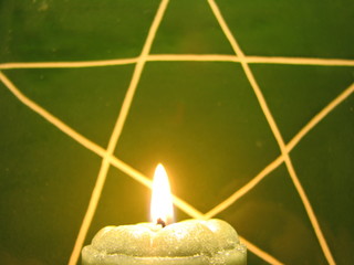 green pent/candle
