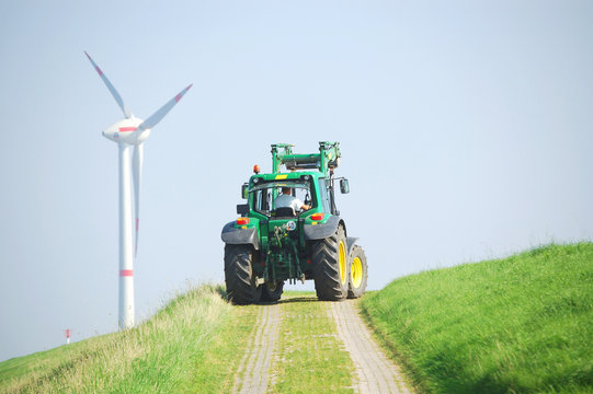 gr&uuml;ner trecker