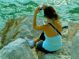 chica fotografiando