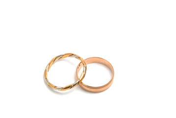 wedding rings in gold