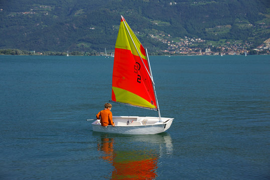 child on the sailboat