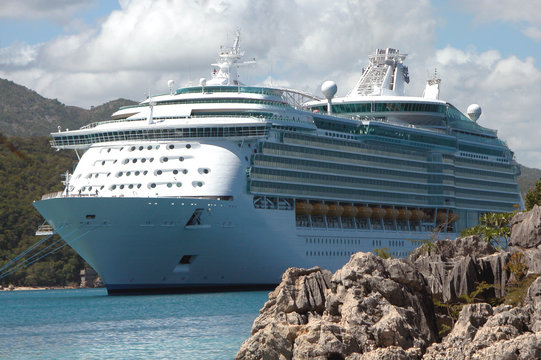 criuse ship