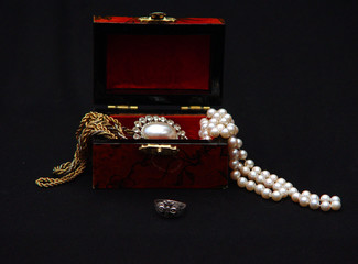 jewelry overflowing