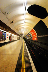 Naklejka premium london underground platform