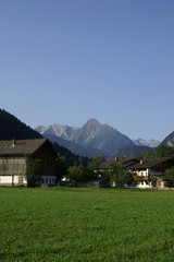 Fototapeta na wymiar alpine farm