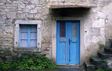 Fototapeta na wymiar blue door