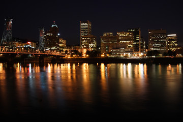Fototapeta na wymiar city skyline at night #1