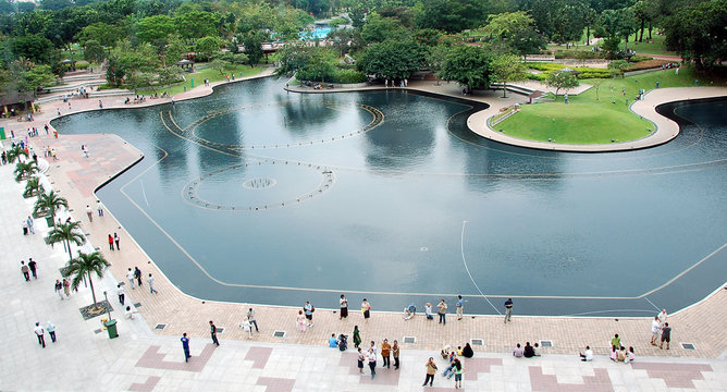 fountain pool and walkway 2