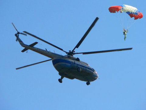 helicopter and parachuter