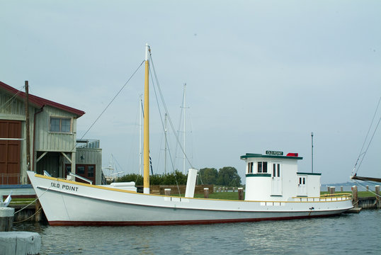 chesapeake oyster boat