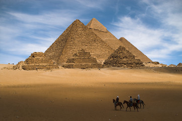 Fototapeta na wymiar Piramidy w Egipcie