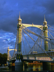 Fototapeta na wymiar Albert Bridge