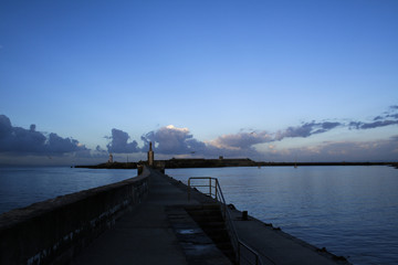 port de tarifa à l'aube