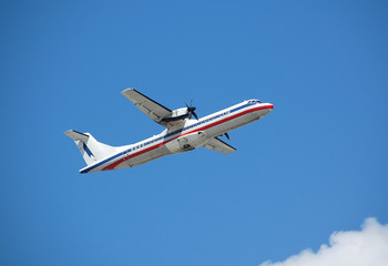 Fototapeta na wymiar ATR-72 turbośmigłowy samolot pasażerski regionalnego