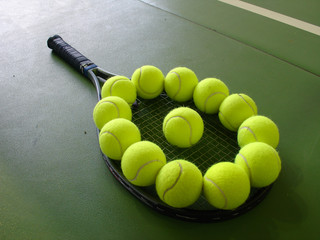 racket and balls2