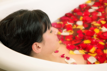 Obraz na płótnie Canvas woman bathing