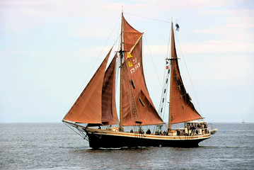 Fototapeta na wymiar sailing-ship-6