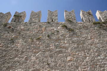 castle wall © Piotr Przeszlo