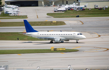 embraer 170 regional jet