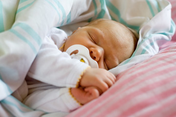newborn - sixdys old infant.