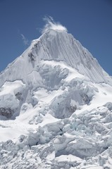 Peak Alpamayo in der Cordillera Blanca