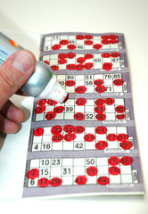 marking bingo card