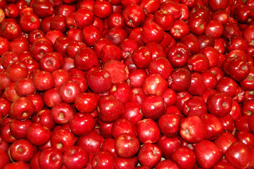 red apples