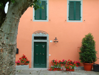 Fototapeta na wymiar tuscan house